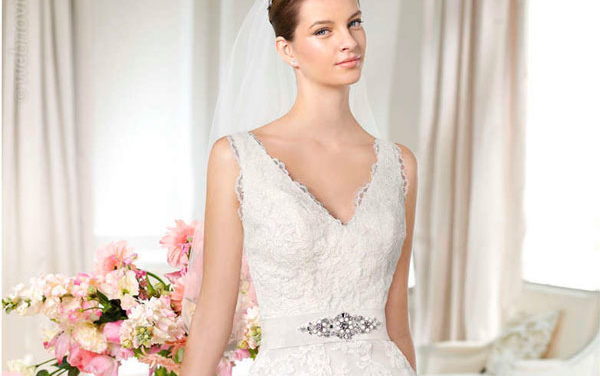 Blanca y radiante va la novia