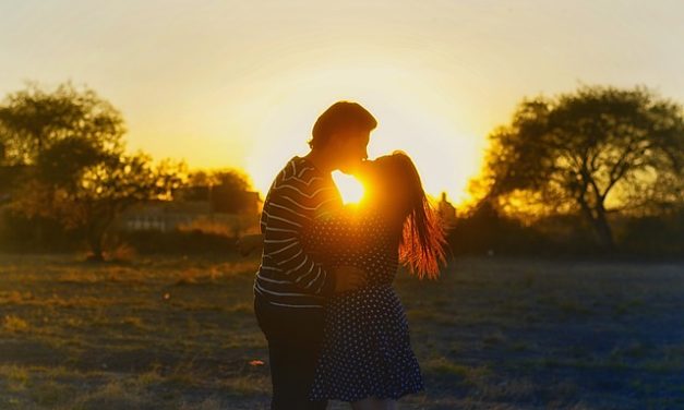 La teoría triangular del amor