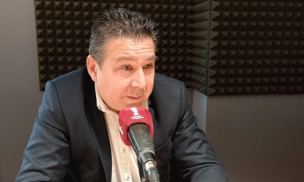 Santos: “No tenemos interés en buscar sillones ni consejerías, sino en cambiar políticas, y para eso hay que negociar”