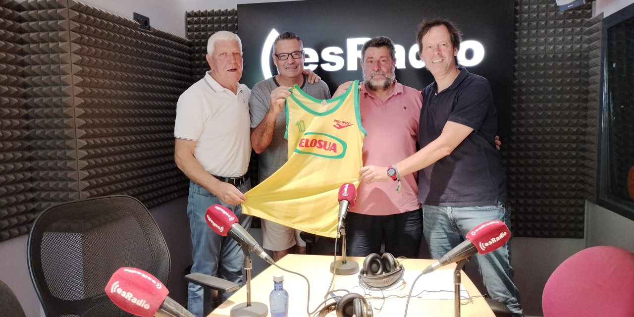El baloncesto leonés recuerda su época dorada con la visita de Xavi Fernández a la capital