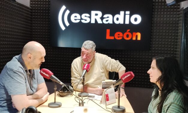 Isaac Álvarez Casasola invita a frenar el consumismo y buscar la felicidad en lo esencial con su libro «Hacia lo mínimo»